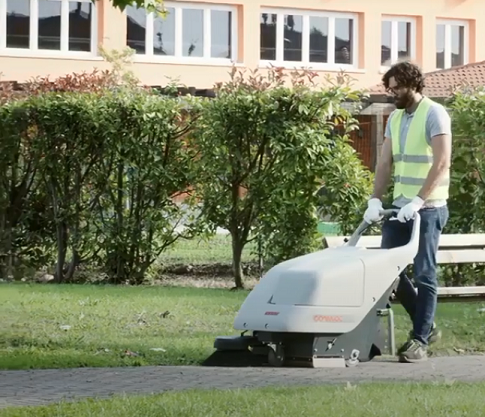 картинка Подметальная машина Comac CS 50 Ht фото 3 картинка Подметальная машина Comac CS 50 Ht фото 3