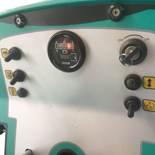 картинка Подметальная машина TVX TS 1300 фото 5 картинка Подметальная машина TVX TS 1300 фото 5