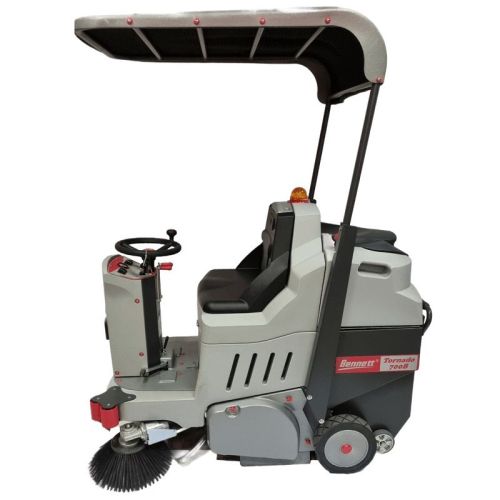 картинка Подметальная машина Bennett Tornado 700BD фото 3 картинка Подметальная машина Bennett Tornado 700BD фото 3