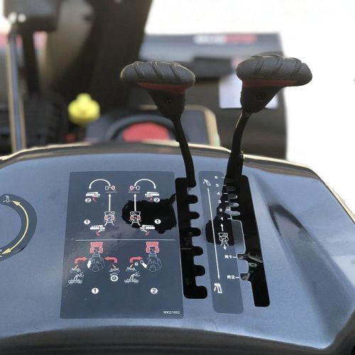 картинка Бензиновый снегоуборщик EVOline SBG 760 BE фото 2 картинка Бензиновый снегоуборщик EVOline SBG 760 BE фото 2